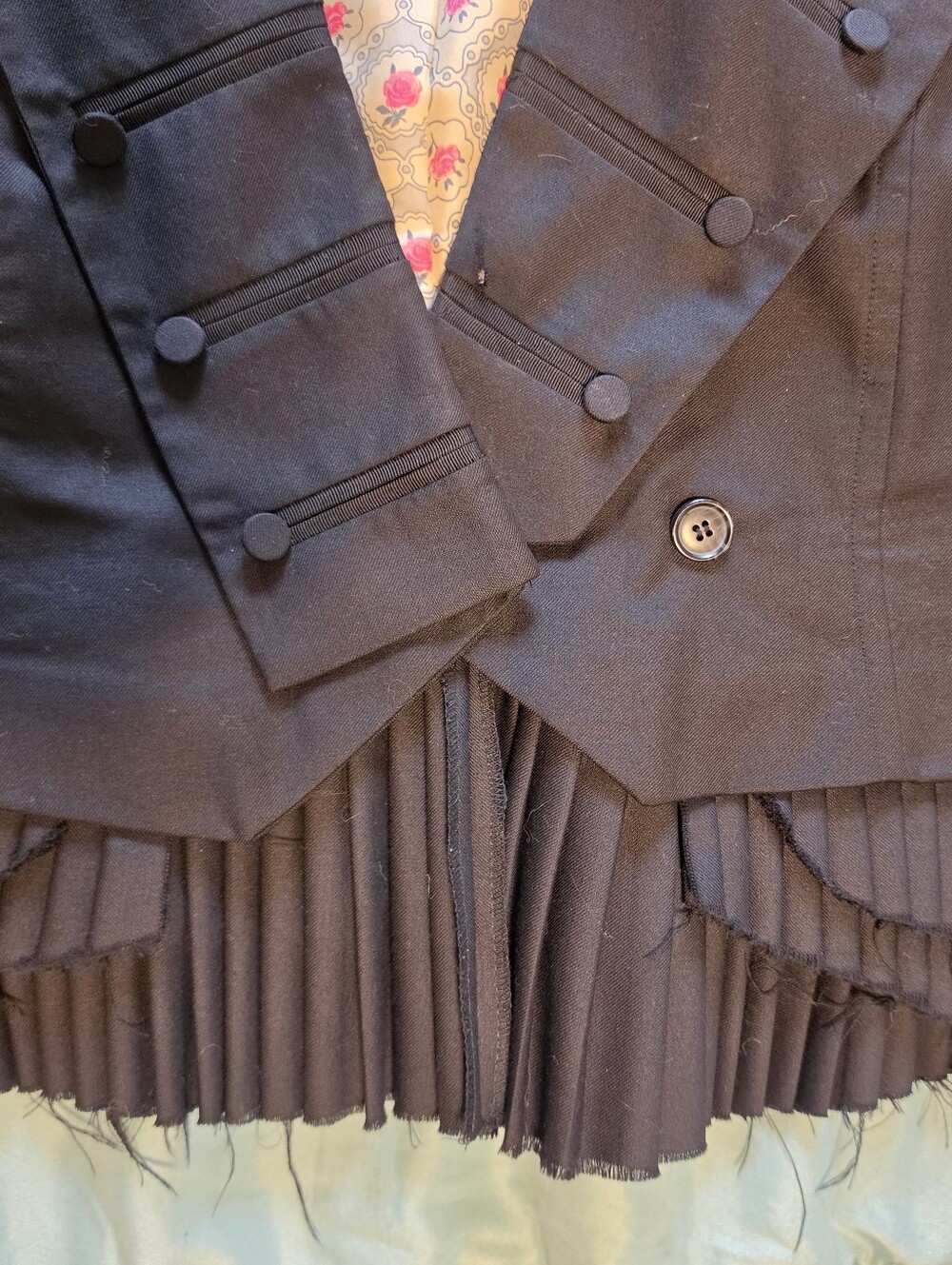 L.A.M.B. Gwen Stefani Black Wool Pirate Blazer Size 8 GUC - Picture 4 of 10